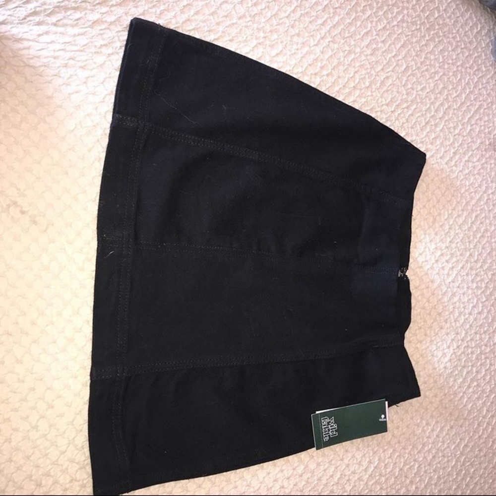 black skirt